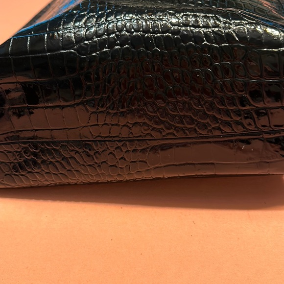 Escada Black patent handbag. - Picture 2 of 7